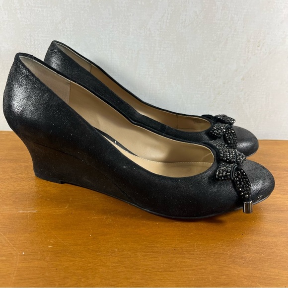 Arturo Chiang Black Wedge Heels with Bow - Picture 5 of 8